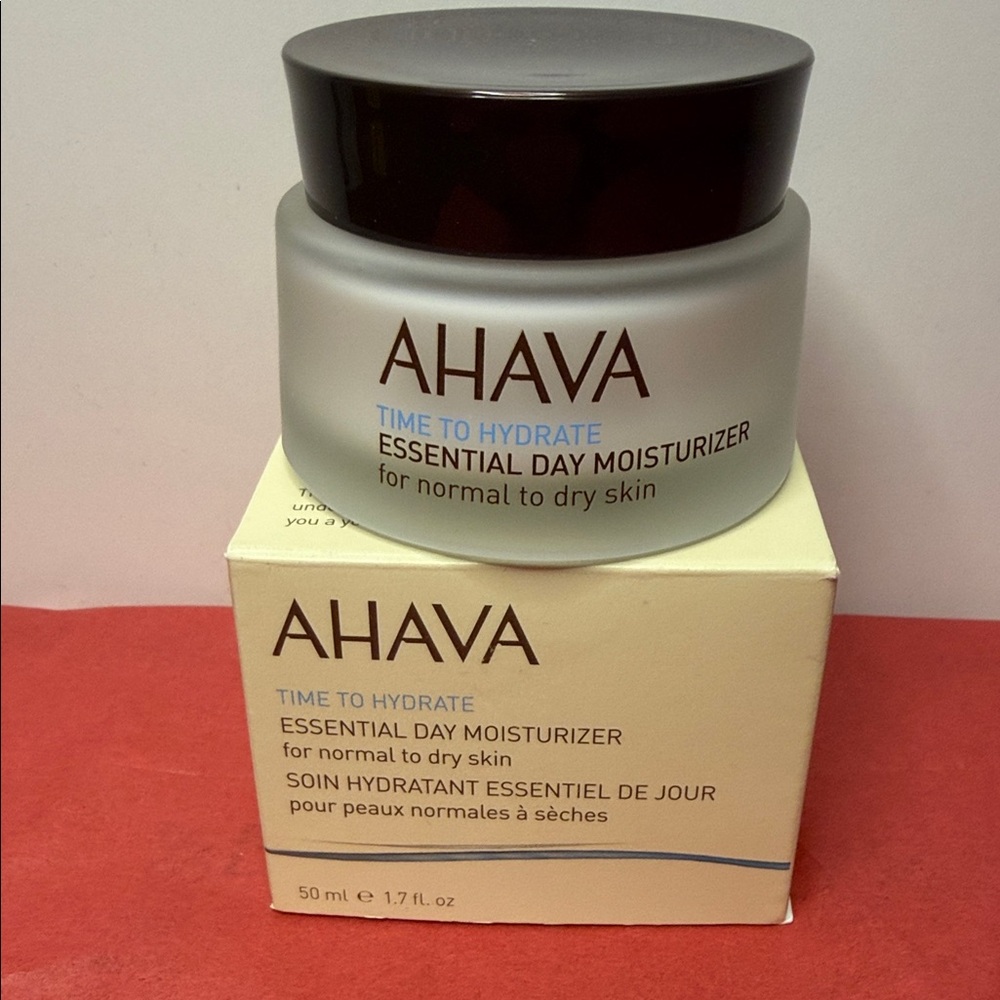 AHAVA Time to Hydrate Essential Day Moisturizer - Black and Cream